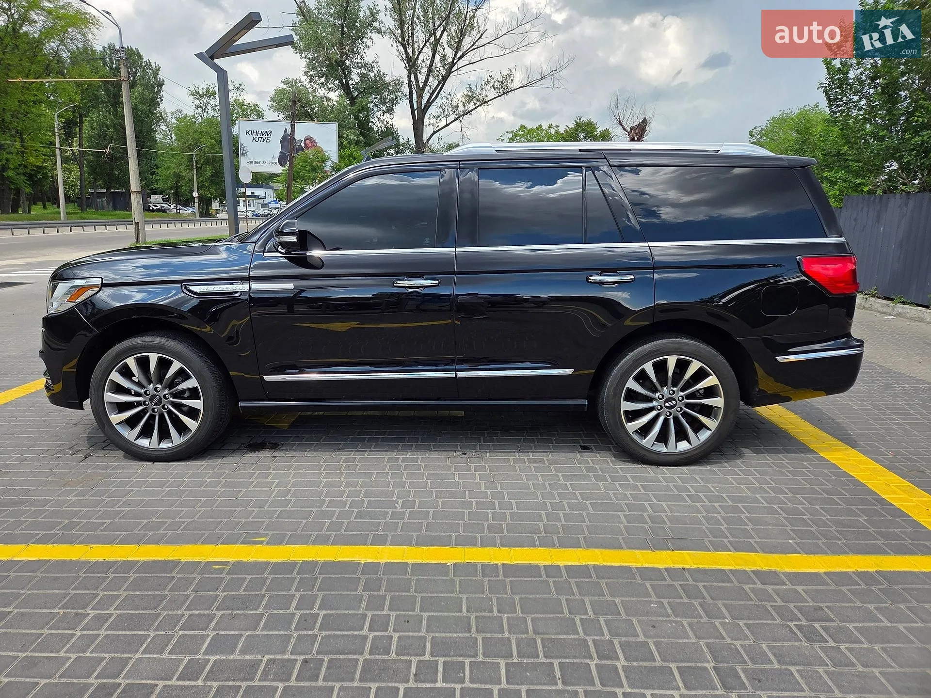 2019 Lincoln Navigator - мініатюра 8