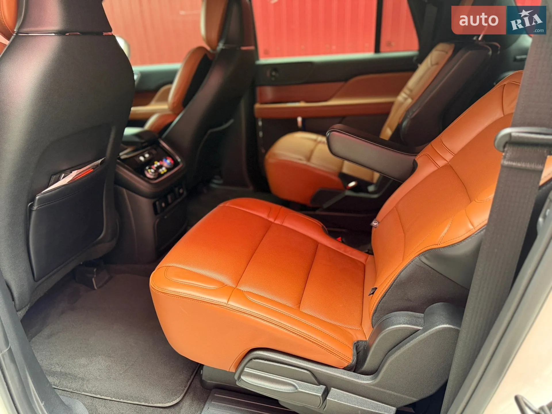 2019 Lincoln Navigator - мініатюра 31