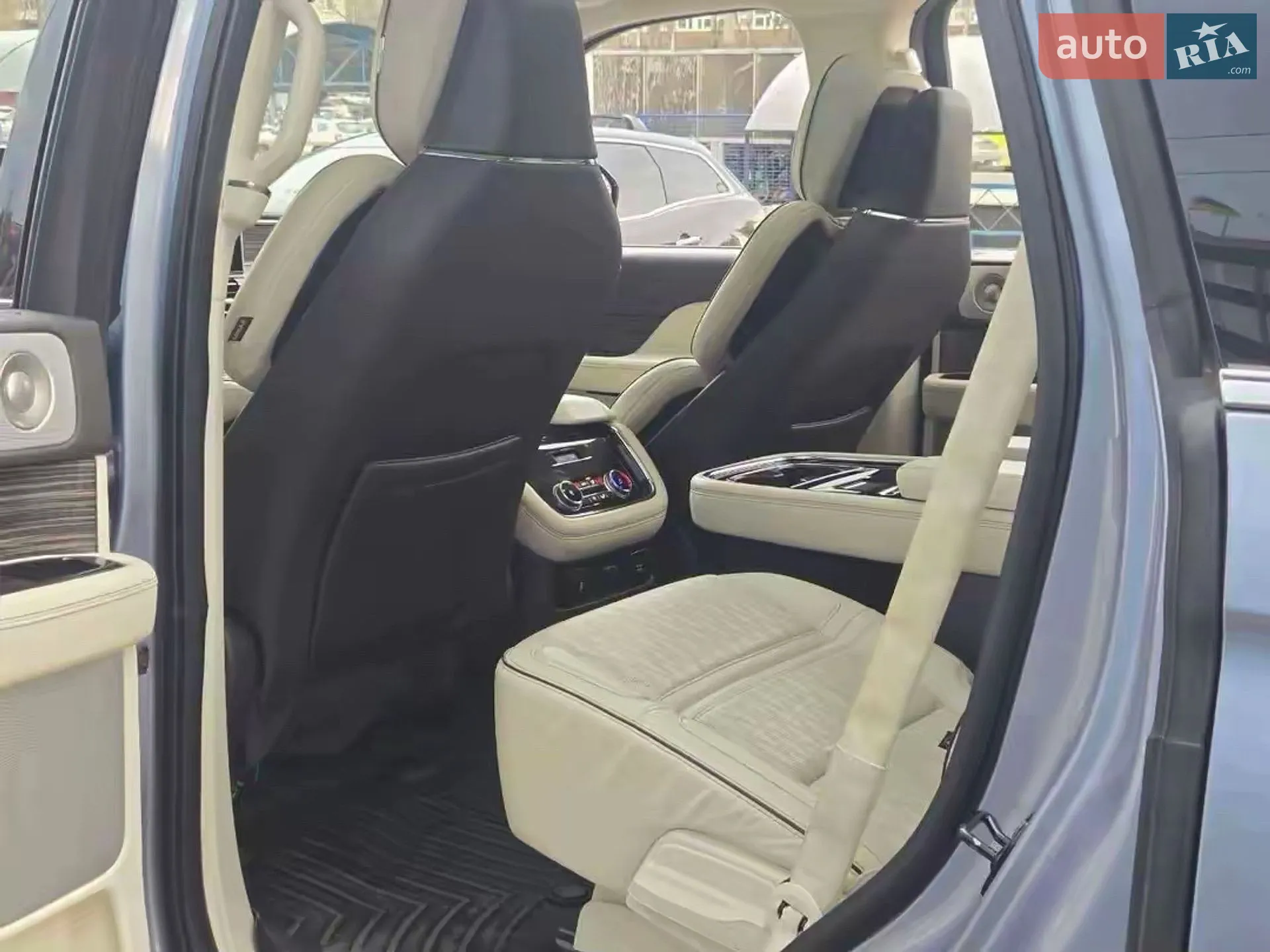 2020 Lincoln Navigator - мініатюра 20