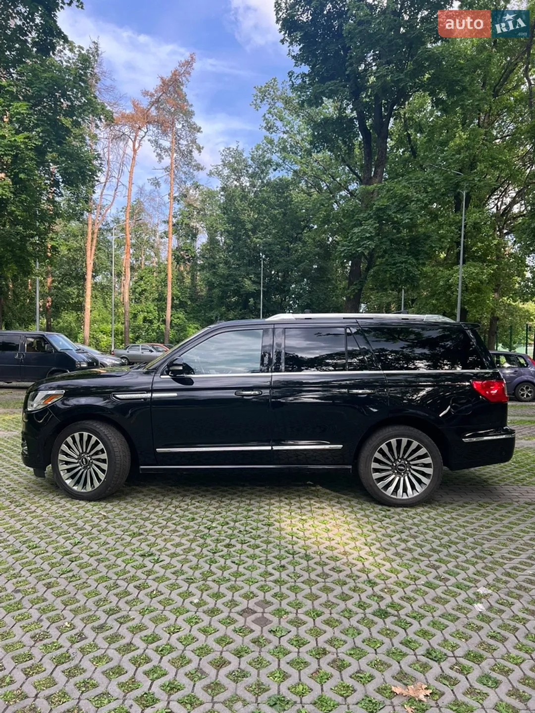 2019 Lincoln Navigator - мініатюра 10