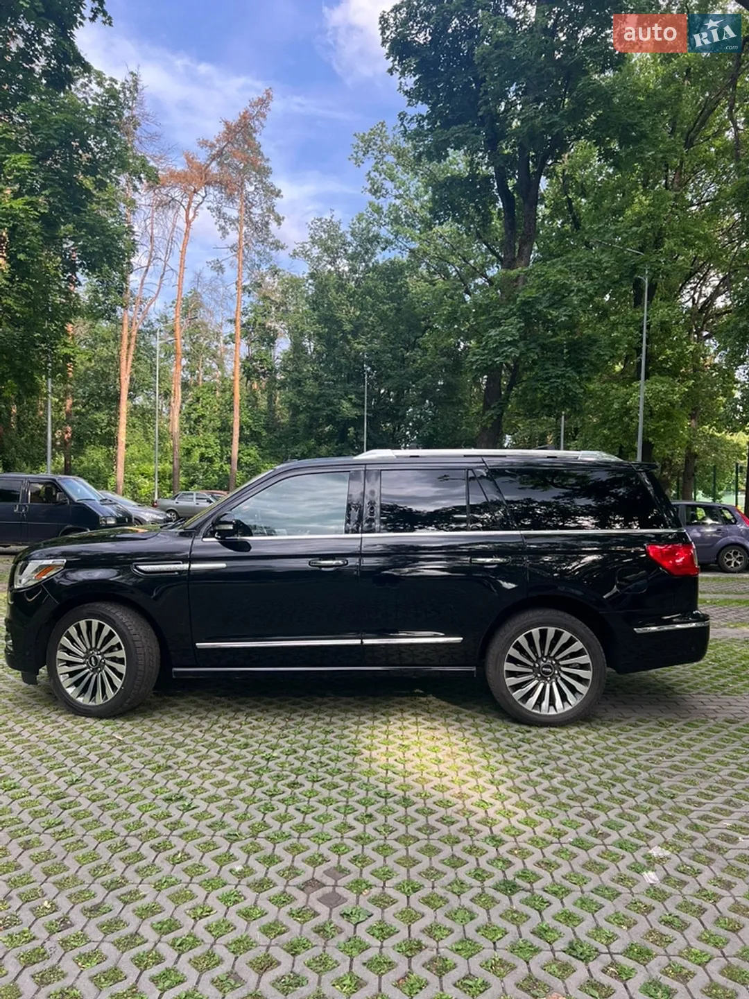 2019 Lincoln Navigator - мініатюра 19