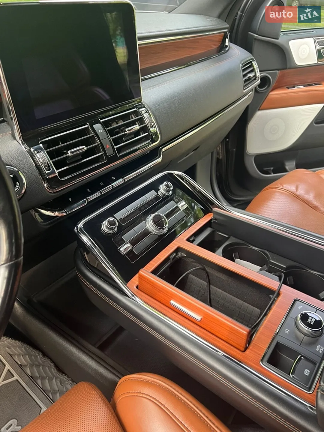 2019 Lincoln Navigator - мініатюра 27