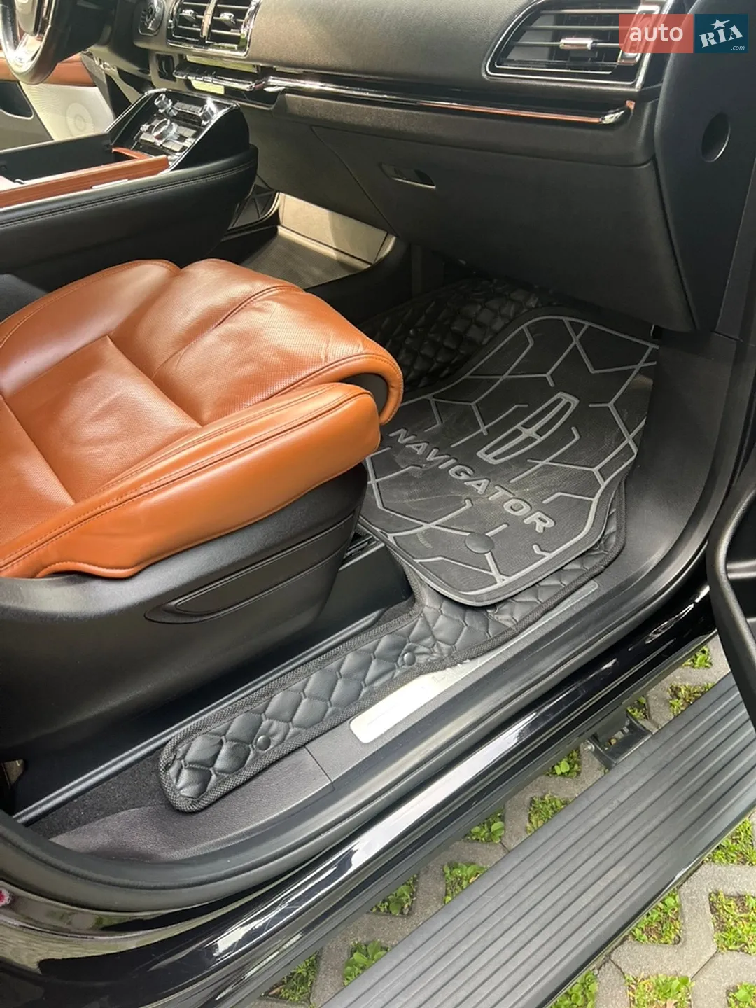 2019 Lincoln Navigator - мініатюра 32