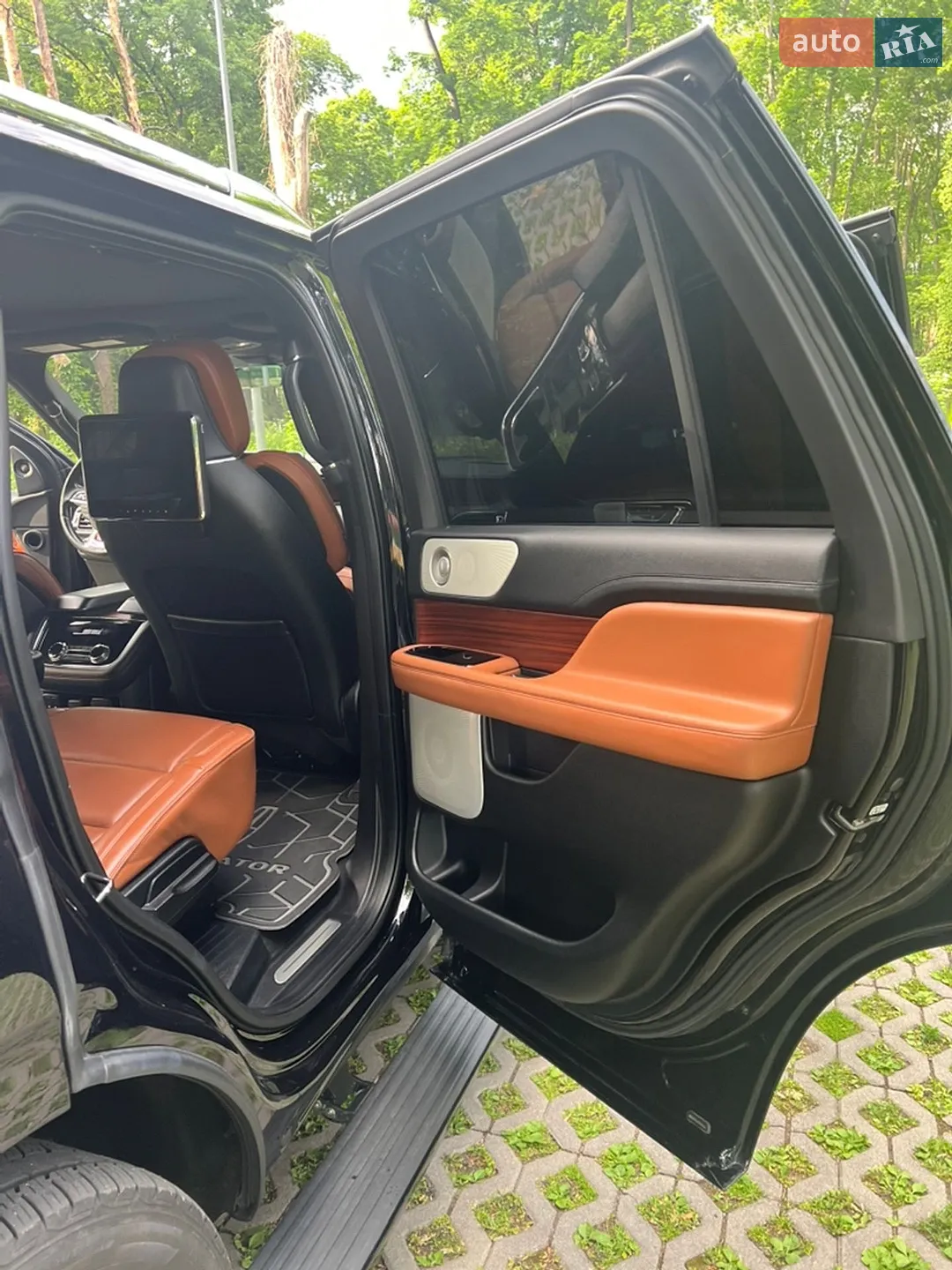 2019 Lincoln Navigator - мініатюра 42