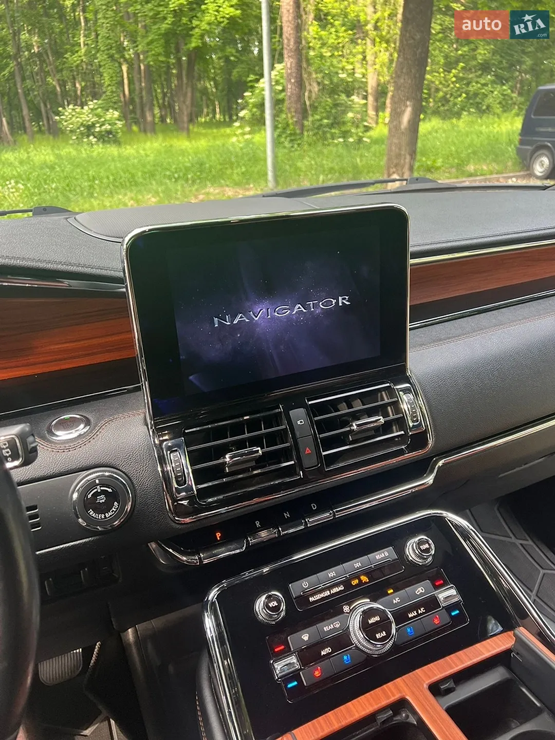 2019 Lincoln Navigator - мініатюра 23