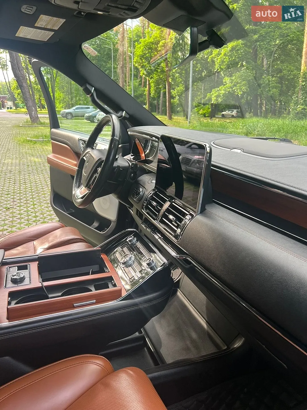 2019 Lincoln Navigator - мініатюра 32