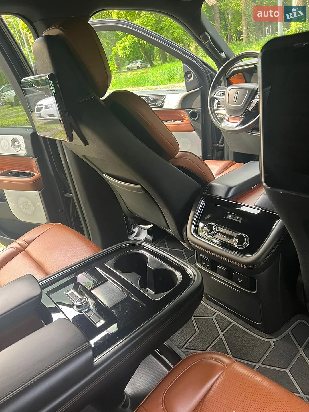 2019 Lincoln Navigator - мініатюра 38