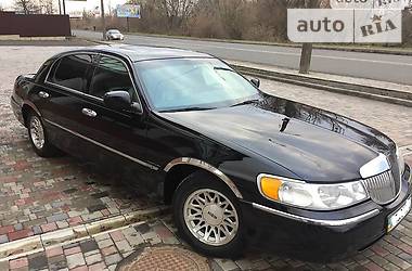 Седан Lincoln Town Car 1999 в Чернигове