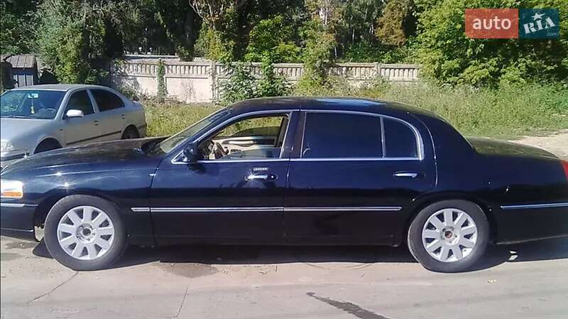 Седан Lincoln Town Car 2008 в Виннице