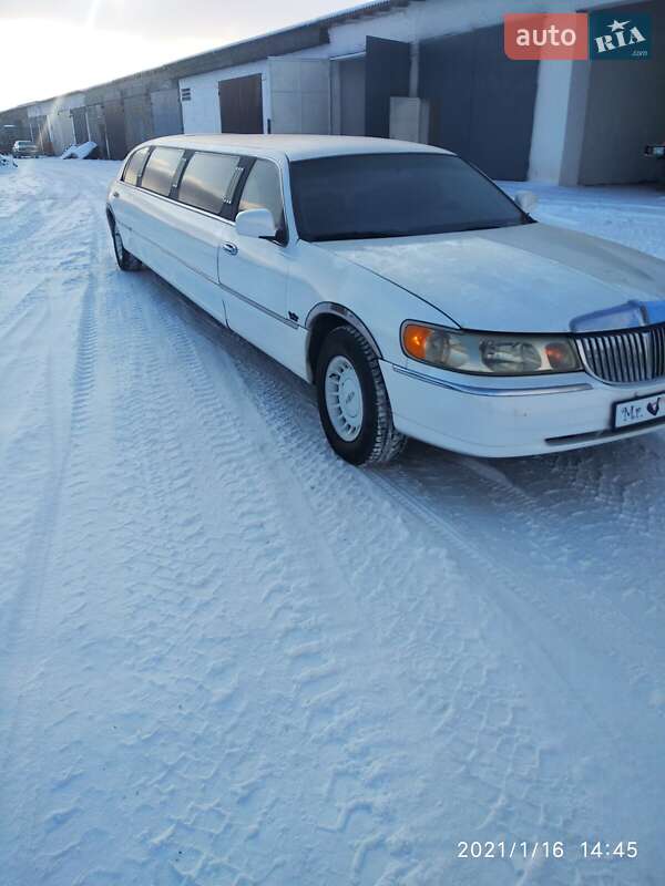 Лимузин Lincoln Town Car 1999 в Овруче