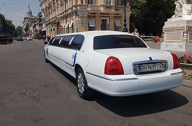 Лімузин Lincoln Town Car 2003 в Одесі