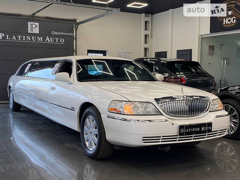 Лимузин Lincoln Town Car 2005 в Одессе