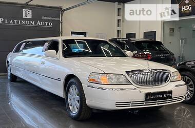 Лимузин Lincoln Town Car 2005 в Одессе