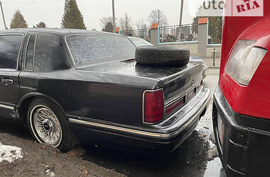 Лимузин Lincoln Town Car 1996 в 