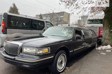 Лимузин Lincoln Town Car 1996 в 