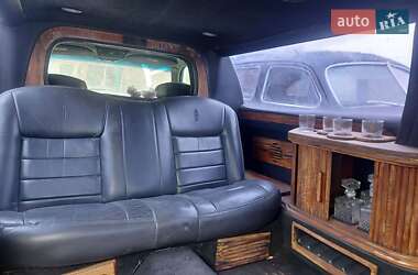 Лимузин Lincoln Town Car 2000 в Ужгороде
