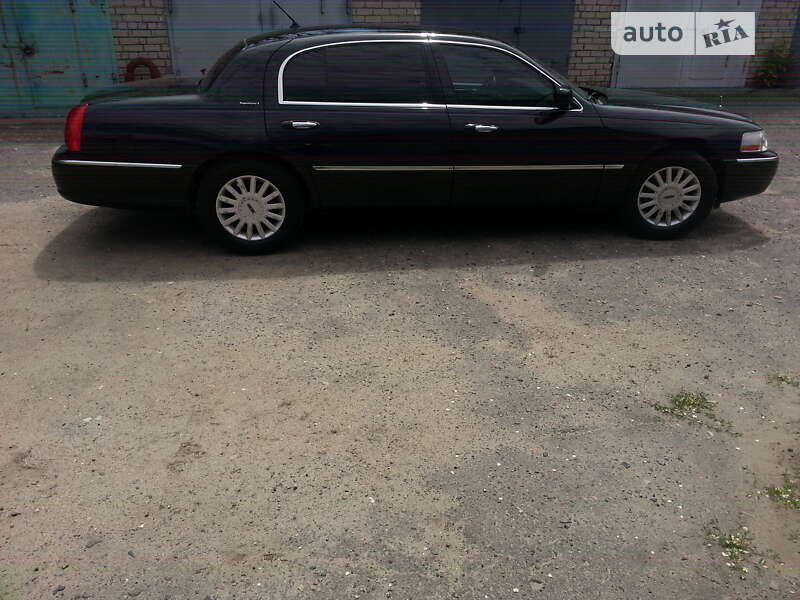 Седан Lincoln Town Car 2005 в Николаеве