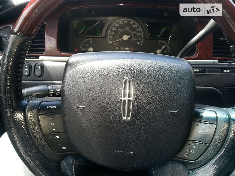 Седан Lincoln Town Car 2005 в Николаеве