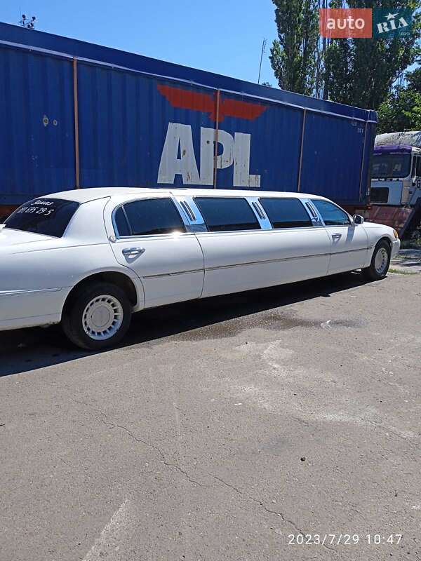 Лимузин Lincoln Town Car 1998 в Измаиле фото 6 Лимузин Lincoln Town Car 1998 в Измаиле