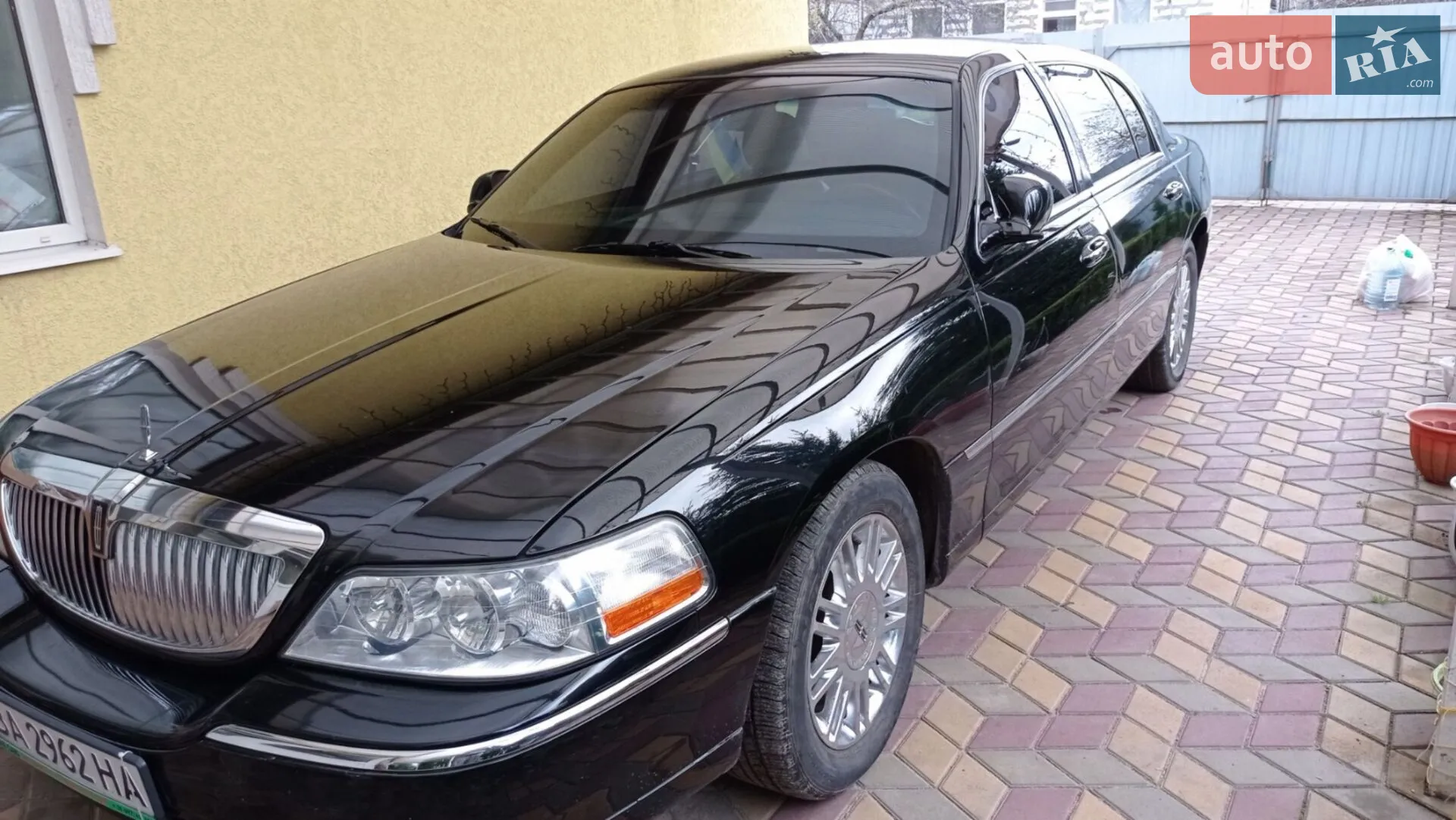 2010 Lincoln Town Car - мініатюра 3