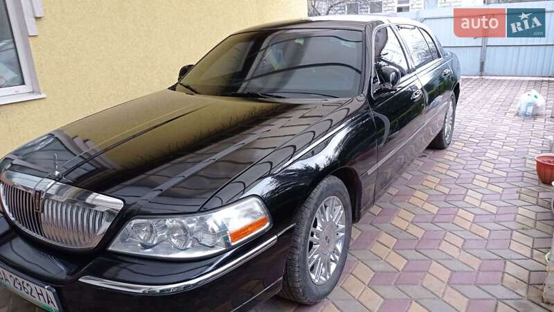 Седан Lincoln Town Car 2010 в Кропивницькому