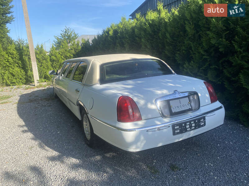 Лимузин Lincoln Town Car 2000 в Збараже