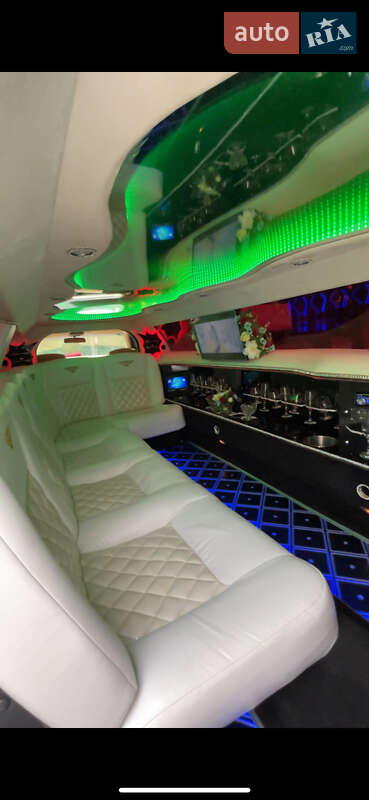 Лимузин Lincoln Town Car 2000 в Харькове фото 8 Лимузин Lincoln Town Car 2000 в Харькове