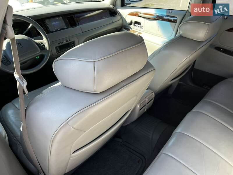 Седан Lincoln Town Car 1998 в Одессе