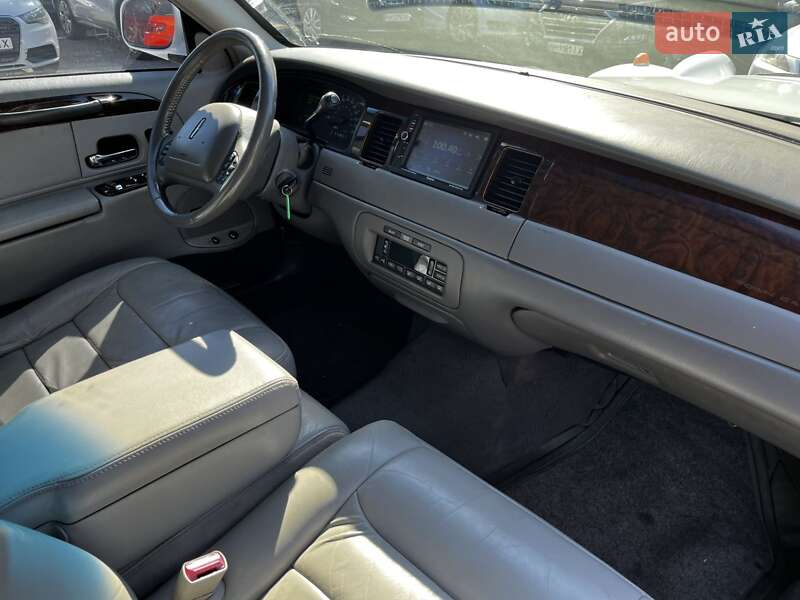 Седан Lincoln Town Car 1998 в Одессе