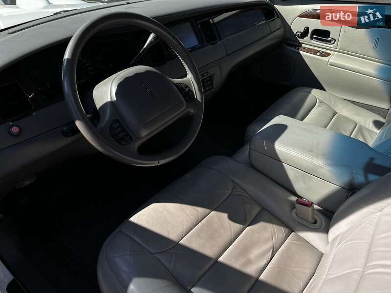Седан Lincoln Town Car 1998 в Одессе