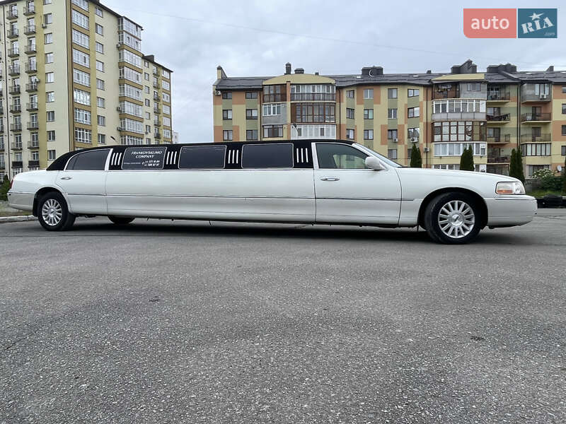 Лимузин Lincoln Town Car 2003 в Ивано-Франковске