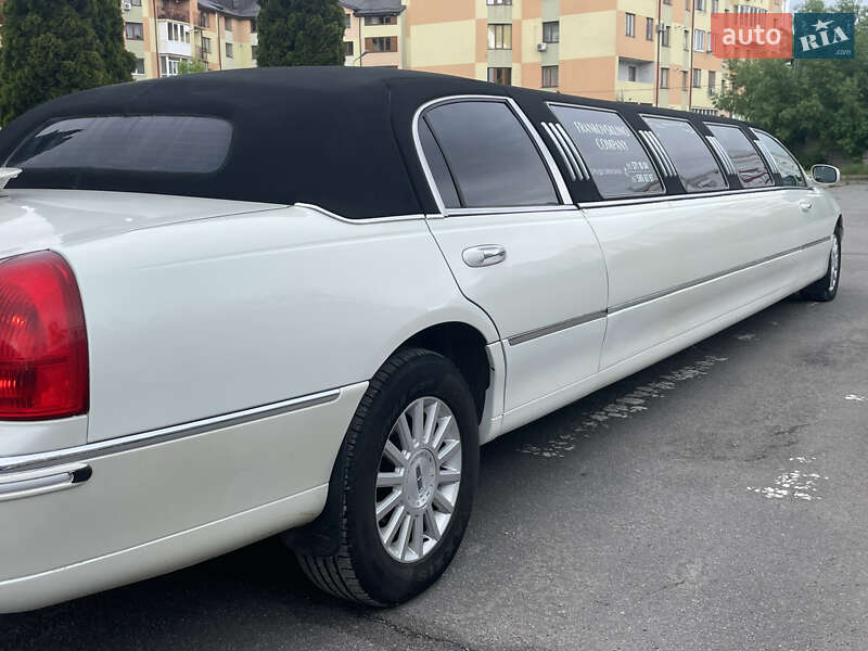 Лимузин Lincoln Town Car 2003 в Ивано-Франковске