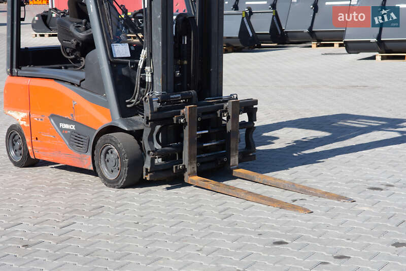 Вилочный погрузчик Linde E16 2017 в Житомире