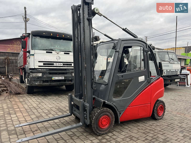 Вилочный погрузчик Linde H20T 2003 в Тячеве