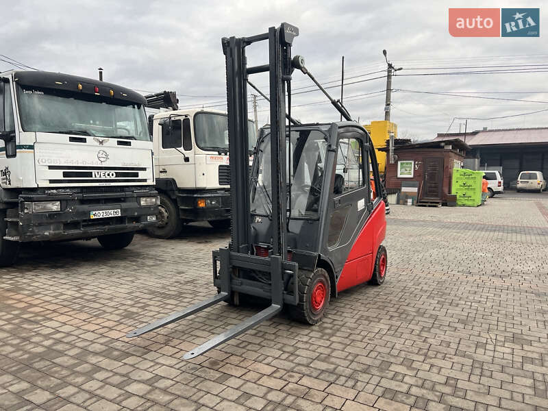 Вилочный погрузчик Linde H20T 2003 в Тячеве