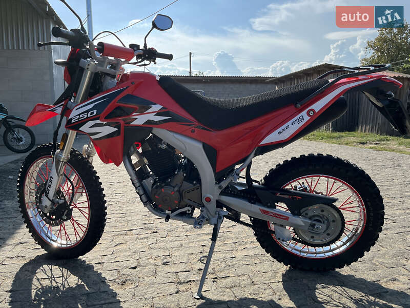 Мотоцикл Кросс Loncin 250 2023 в Сарнах