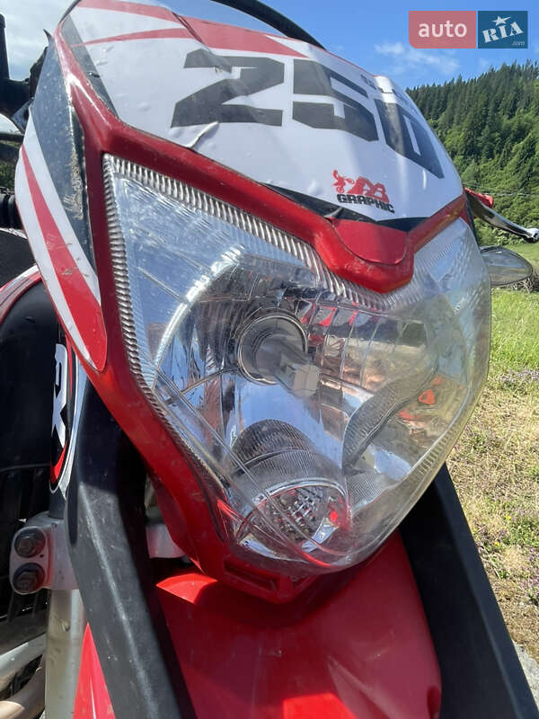 Мотоцикл Спорт-туризм Loncin LX 250GY-3 2016 в Ужгороде