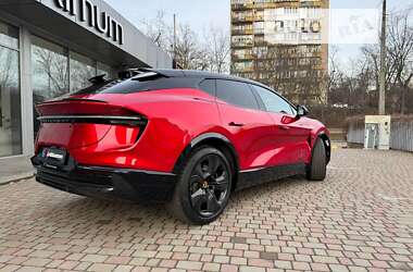 Седан Lotus Eletre 2023 в 
