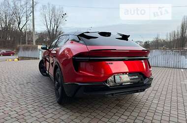 Седан Lotus Eletre 2023 в 