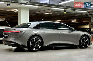Седан Lucid Air 2022 в 