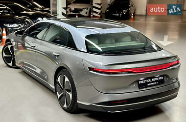 Седан Lucid Air 2022 в 