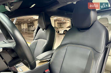 Седан Lucid Air 2022 в 