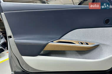 Седан Lucid Air 2022 в 