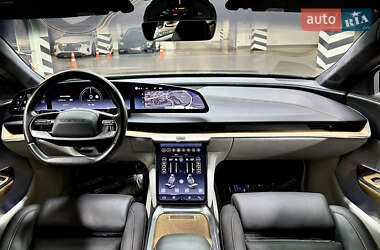 Седан Lucid Air 2022 в 