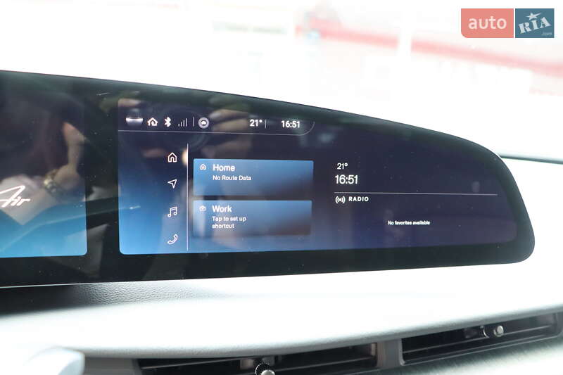 Седан Lucid Air 2023 в Львові