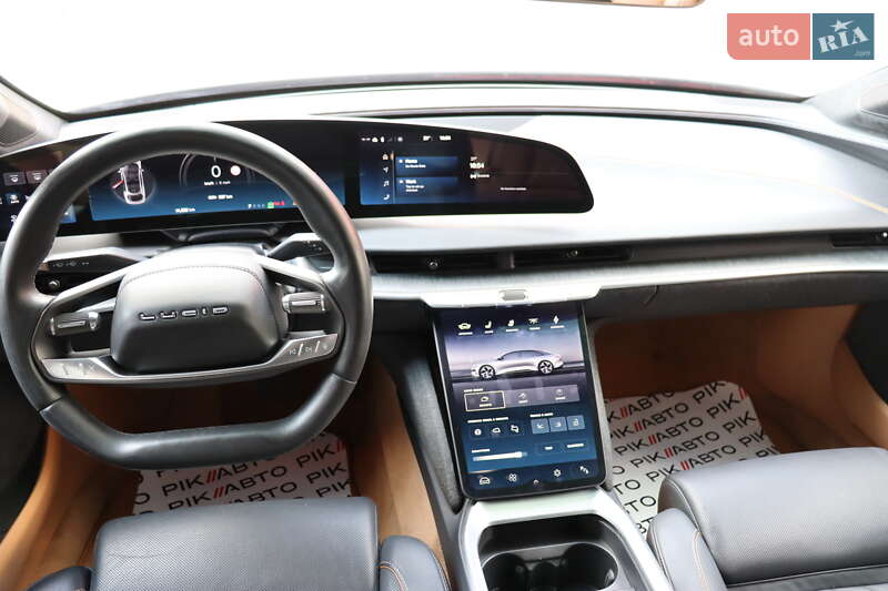 Седан Lucid Air 2023 в Львові