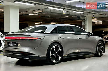 Седан Lucid Air 2022 в 