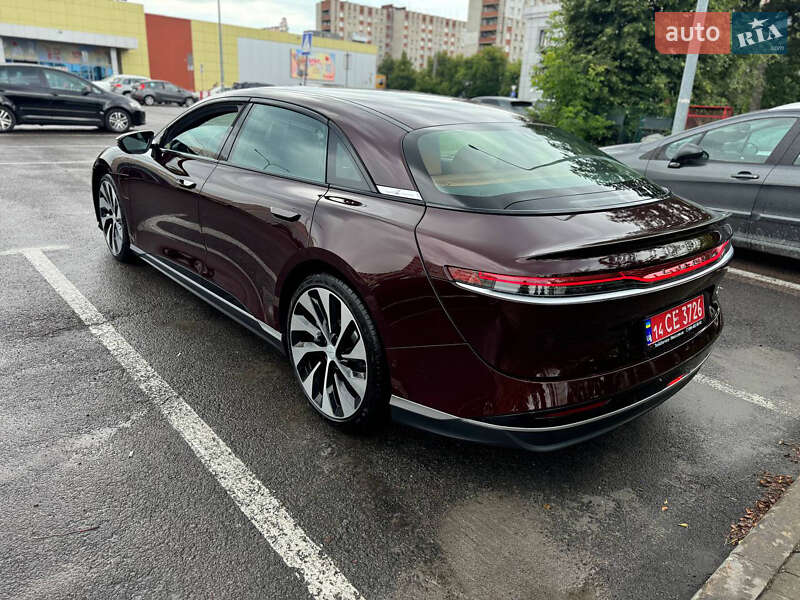Седан Lucid Air 2023 в Львове