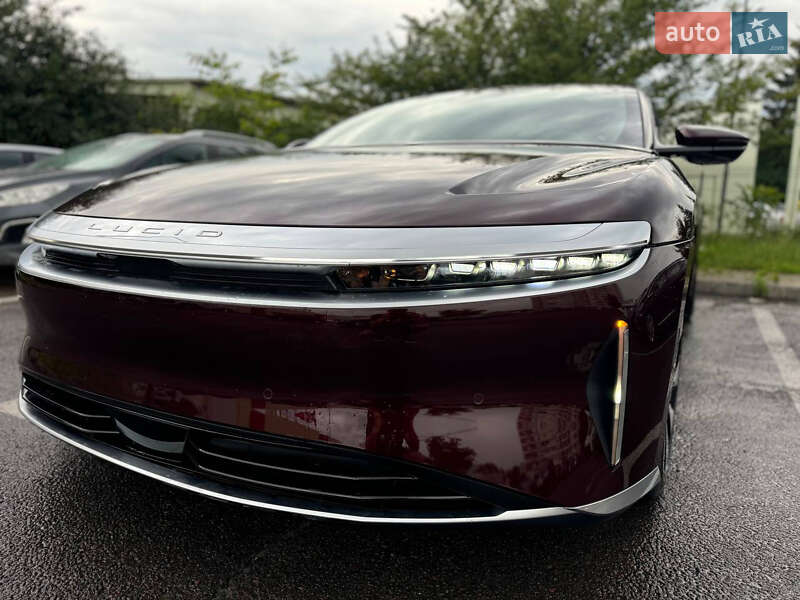 Седан Lucid Air 2023 в Львове