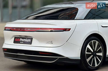 Седан Lucid Air 2023 в 
